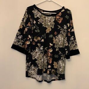 Dex black and floral blouse with velvet trimmed cuffs and neckline. Size M 26”